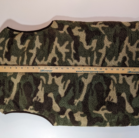 Men's,NWT, Fleece camo, zip vest, small, brown quilted lining - Picture 5 of 8